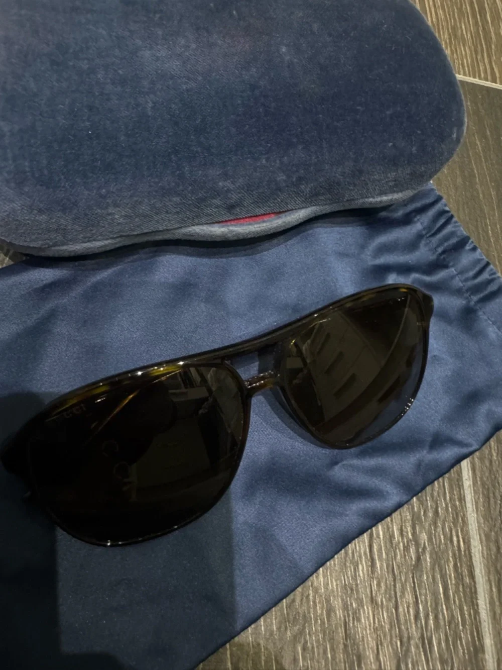 Gucci Tortoiseshell Sunglasses with Navy Velvet Case